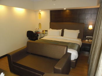 Abigail Regency Hotel 4*